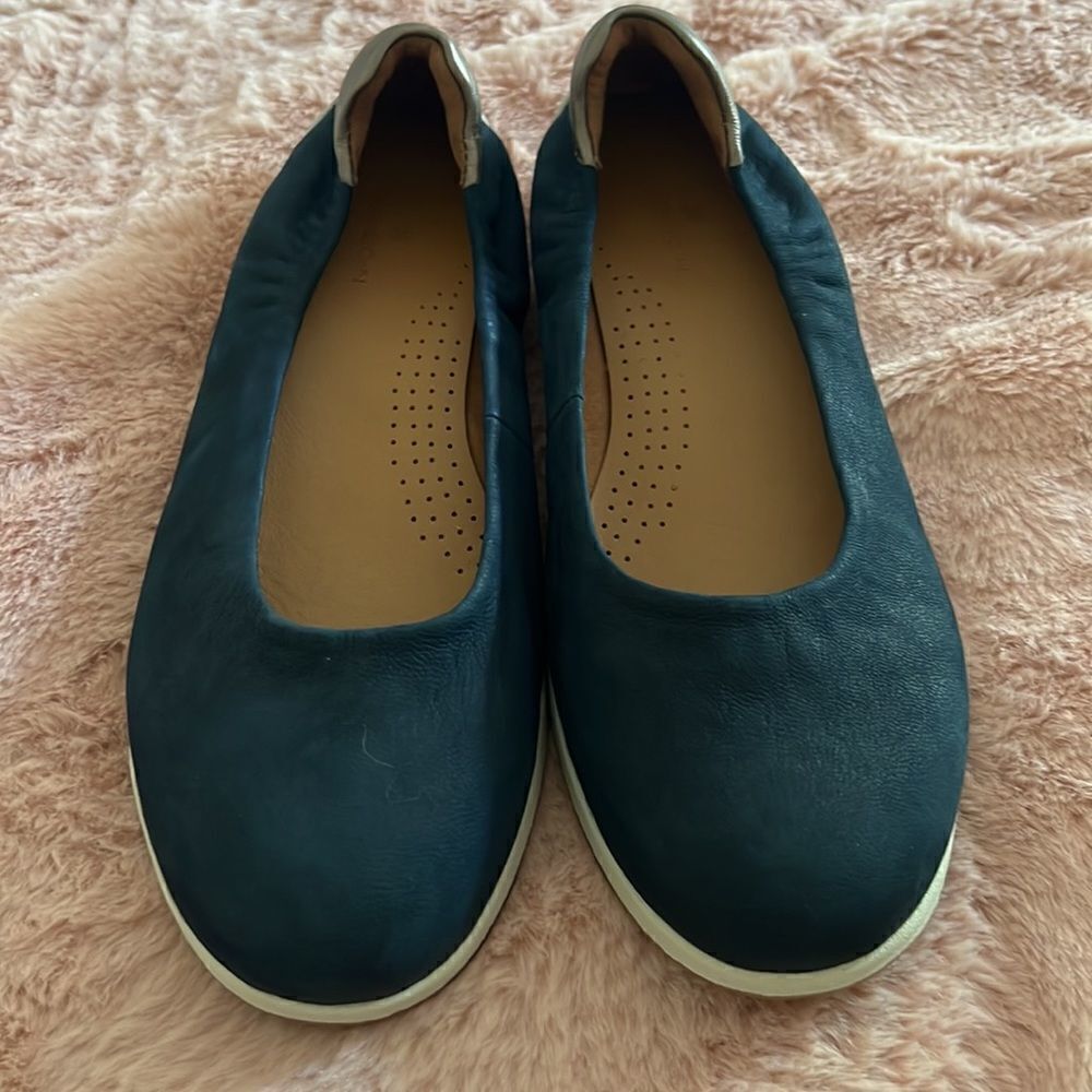 NEW Caslon comfy flat leather navy blue 6.5 - Picture 2 of 11